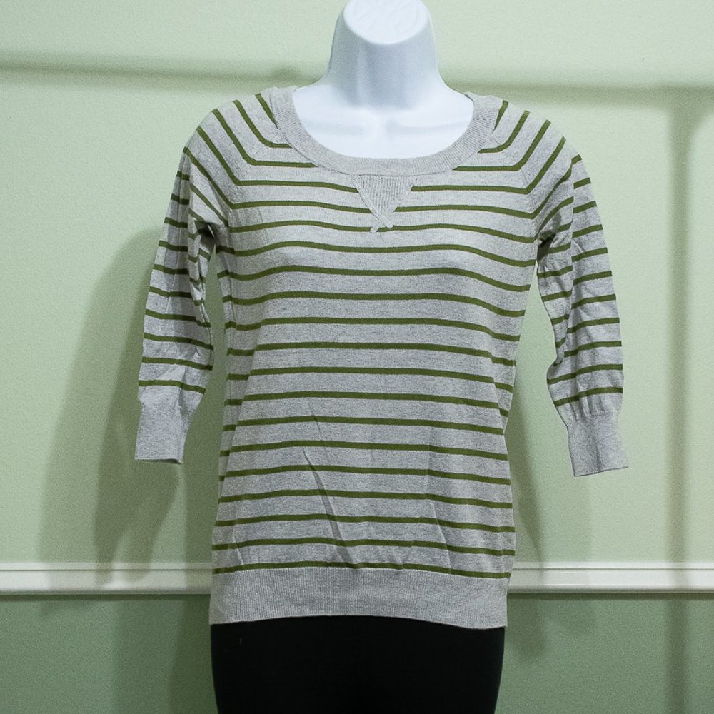 Old Navy XS 3/4 sleeve sweater